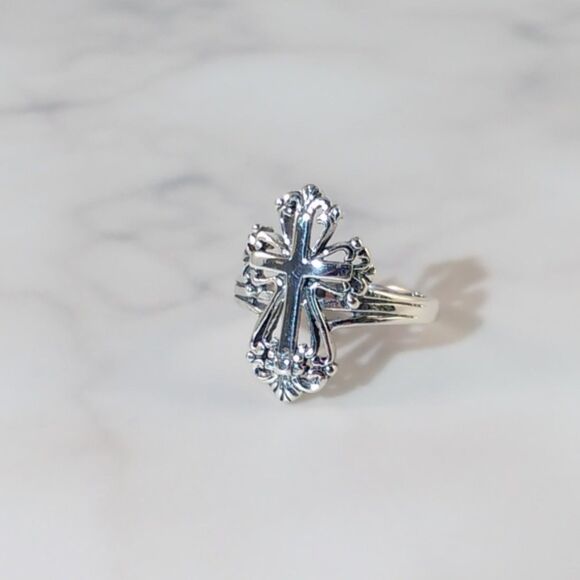 Cross Ring in Sterling Silver Size 5.75 - Picture 3 of 5